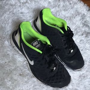Nike Free TR Fit sneakers💚